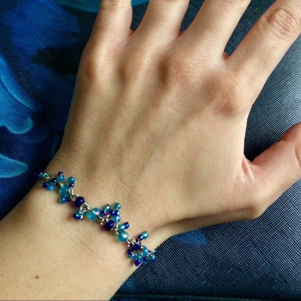 🦋Charming Blue Bead & Silver Bracelet